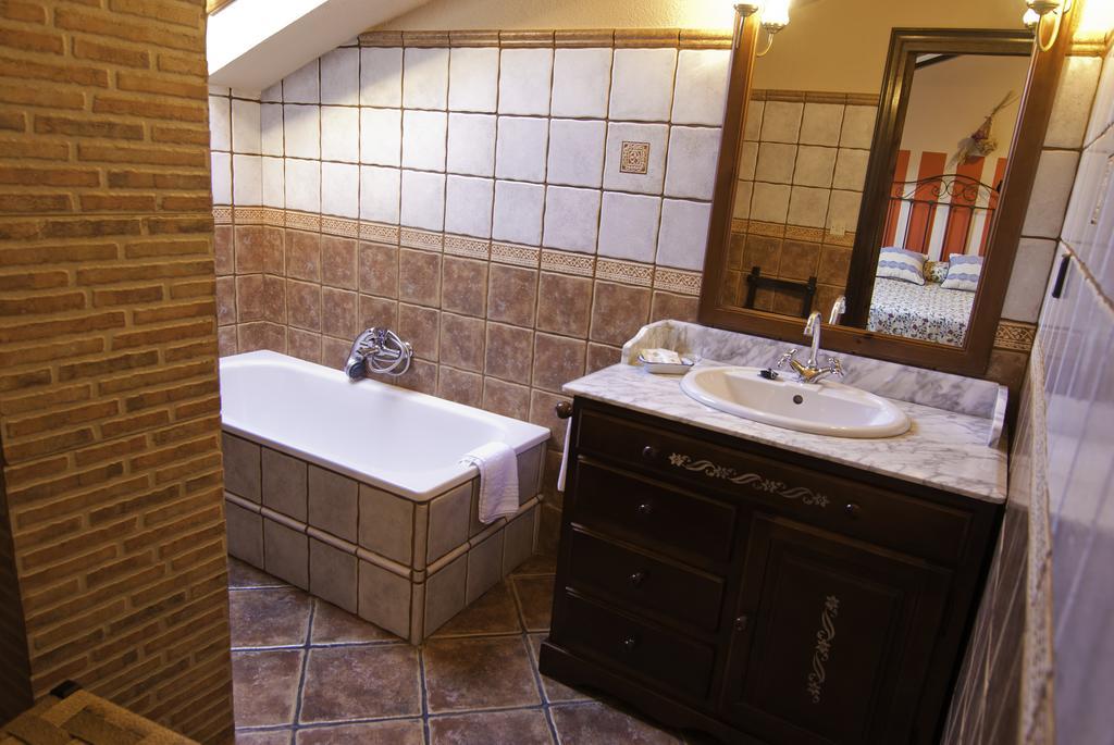Posada Real La Montanesa Corrales De Buelna Rom bilde